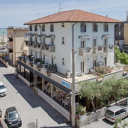 Hotel Villa Dei Gerani Rímini Exterior foto