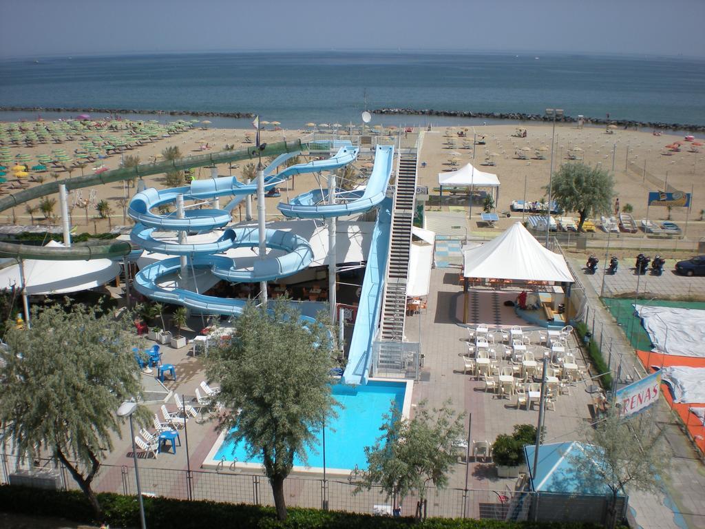 Hotel Villa Dei Gerani Rímini Exterior foto