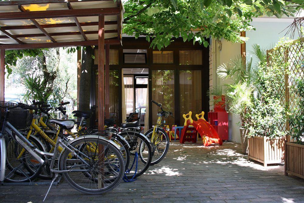 Hotel Villa Dei Gerani Rímini Exterior foto